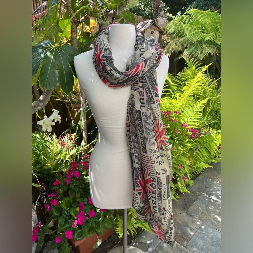 British 🇬🇧 print scarf 🇬🇧